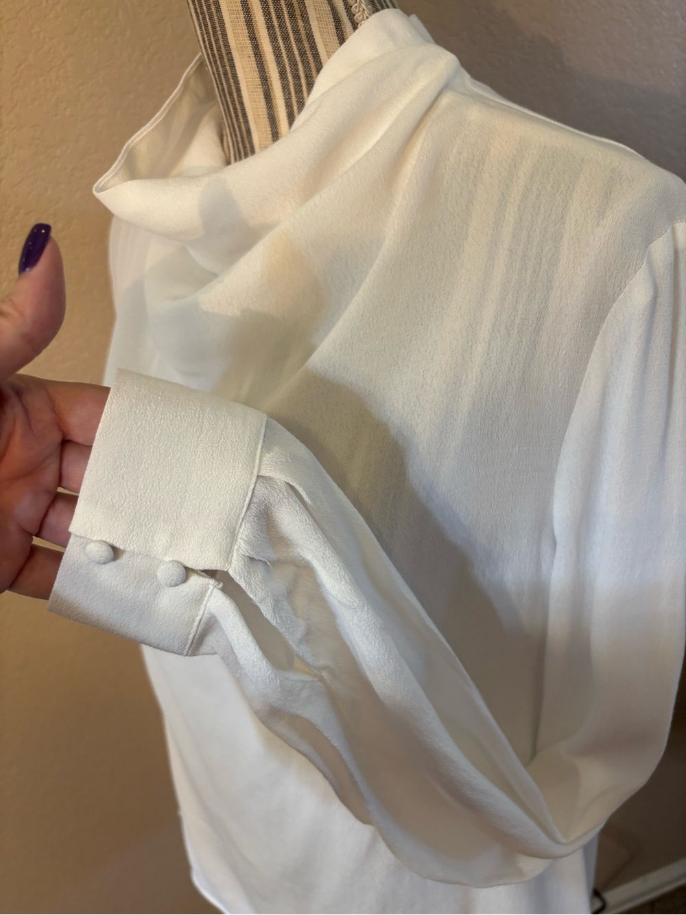 NWT H&M Blouse Size 6 Ivory Cowl Neck Long Sleeve Flowy Classy 2-Button Close - Picture 9 of 15